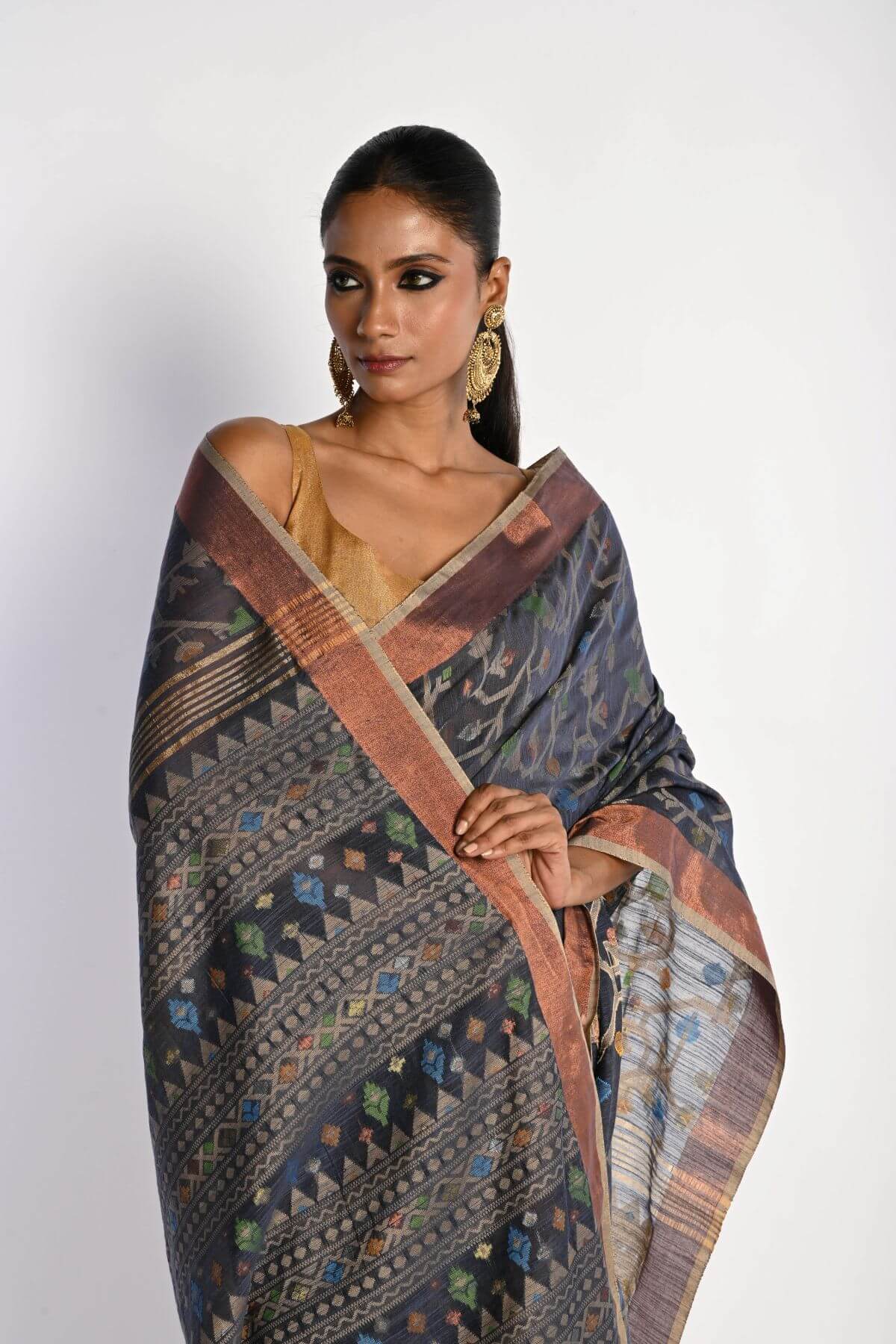 Dark Grey Tant Jamdani Saree with All Over Floral Weaving - Anvi Couture