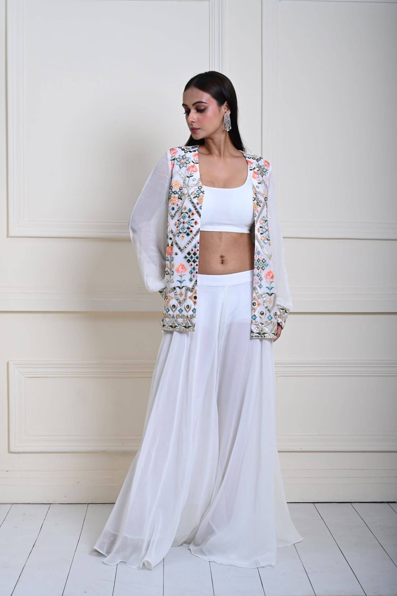 Elegant White Sharara Set | Perfect for Weddings and Parties| Indian Wedding Receptions| Indian Contemporary Fashion with Traditional Craftmanship