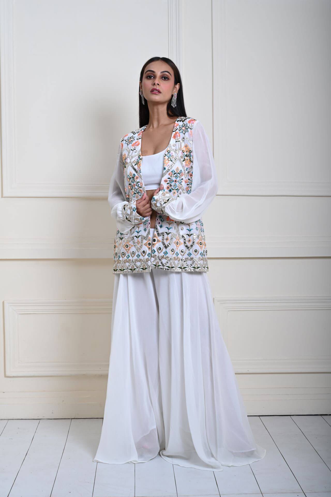 Elegant White Sharara Set | Perfect for Weddings and Parties| Indian Wedding Receptions| Indian Contemporary Fashion with Traditional Craftmanship