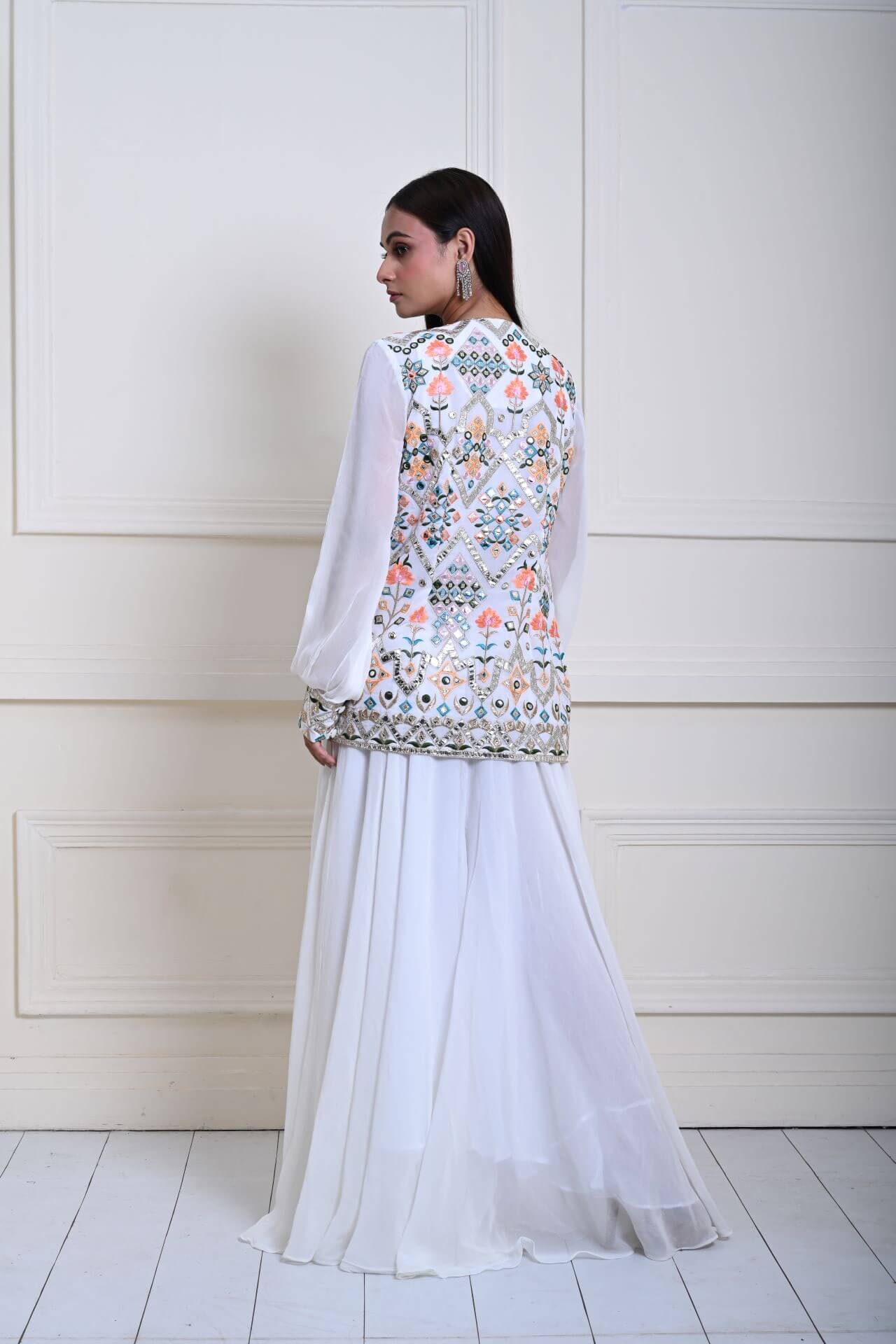 Elegant White Sharara Set | Perfect for Weddings and Parties| Indian Wedding Receptions| Indian Contemporary Fashion with Traditional Craftmanship