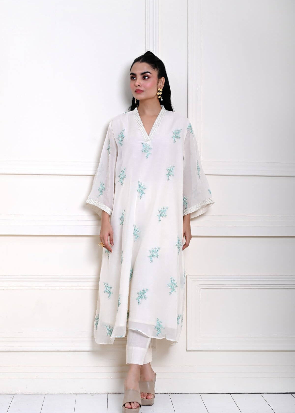 White Kaftan Kurti Set with Blue Floral Embroidery
