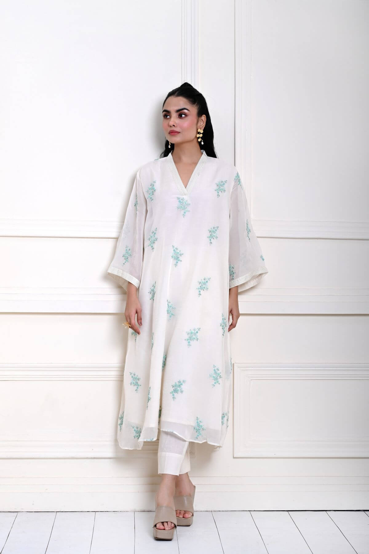 White Kaftan Kurti Set with Blue Floral Embroidery
