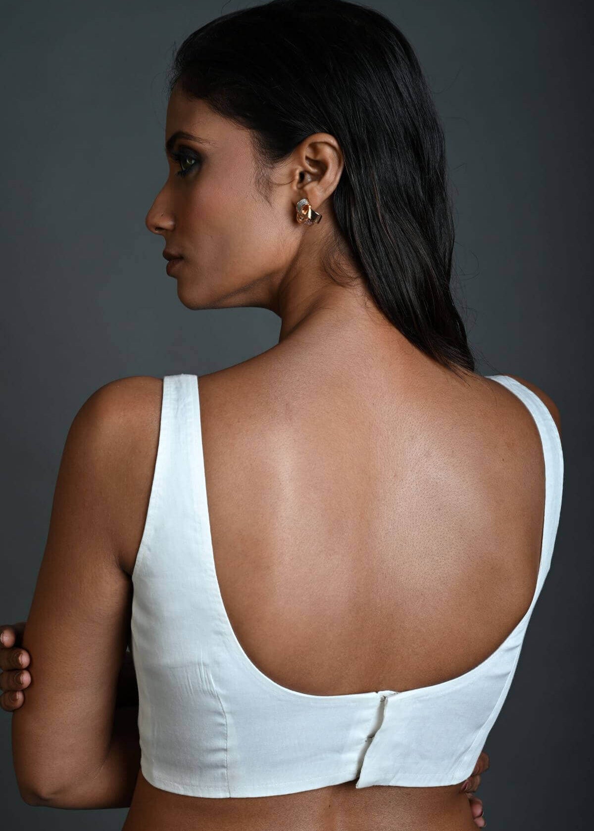 White Sleeveless Blouse in Cotton with Sweetheart Neckline
