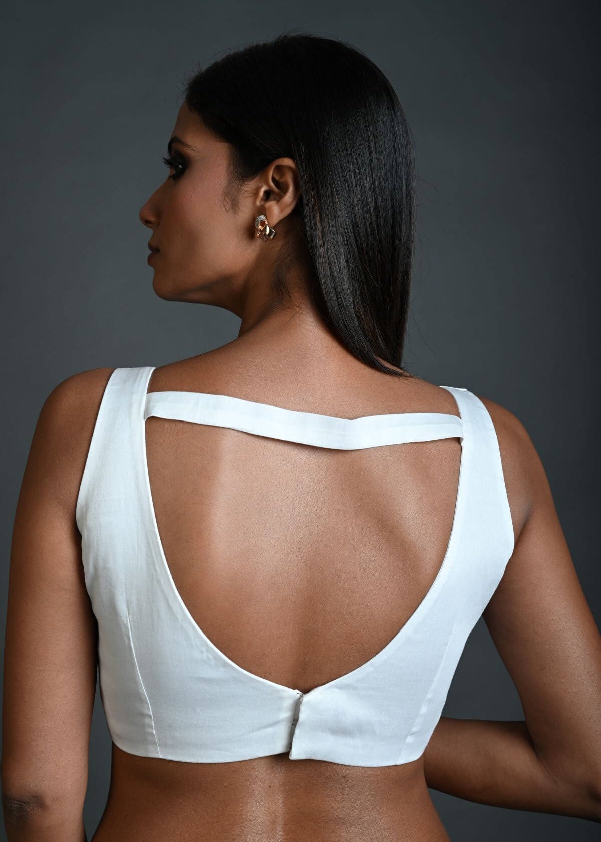 White Sleeveless Blouse in Cotton with Sweetheart Neckline and Back Cutout - Anvi Couture