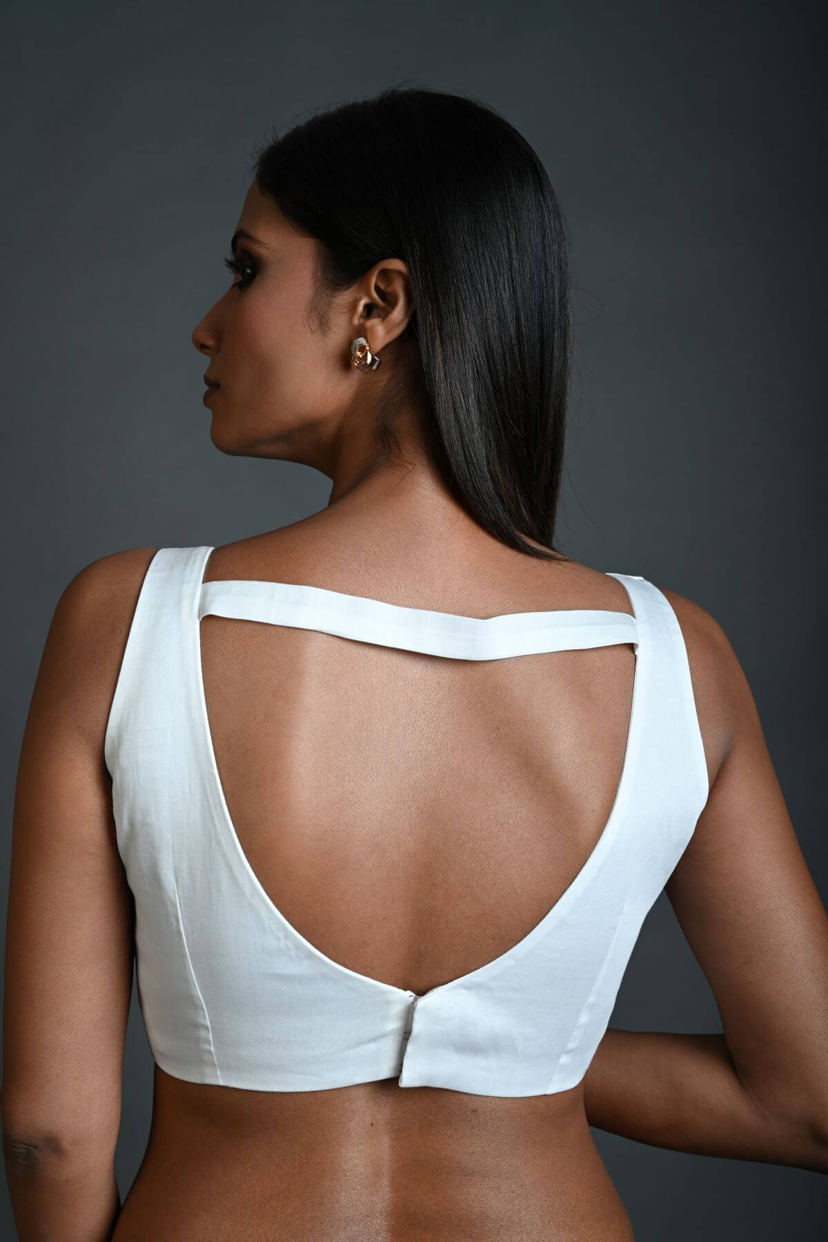 White Sleeveless Blouse in Cotton with Sweetheart Neckline and Back Cutout - Anvi Couture