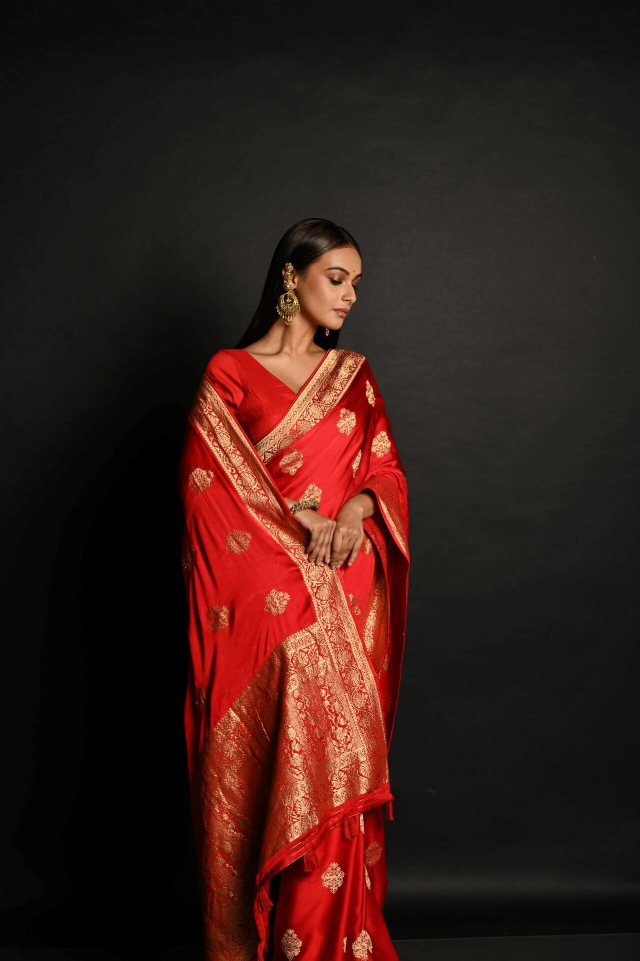 Elegant Red Banarasi Saree with Gold Zari – Handwoven Silk Saree| Indian Traditional Sarees Online