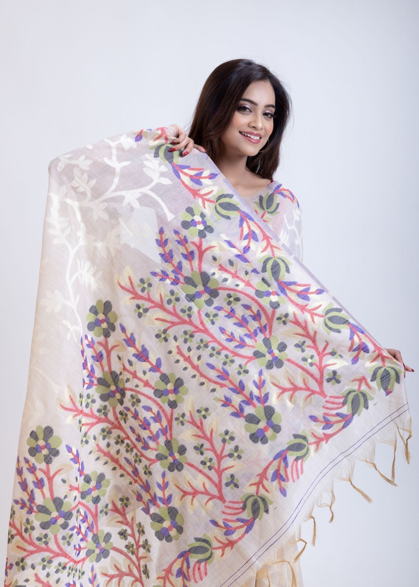 White Jacquard Floral Handloom Jamdani Saree - Anvi Couture