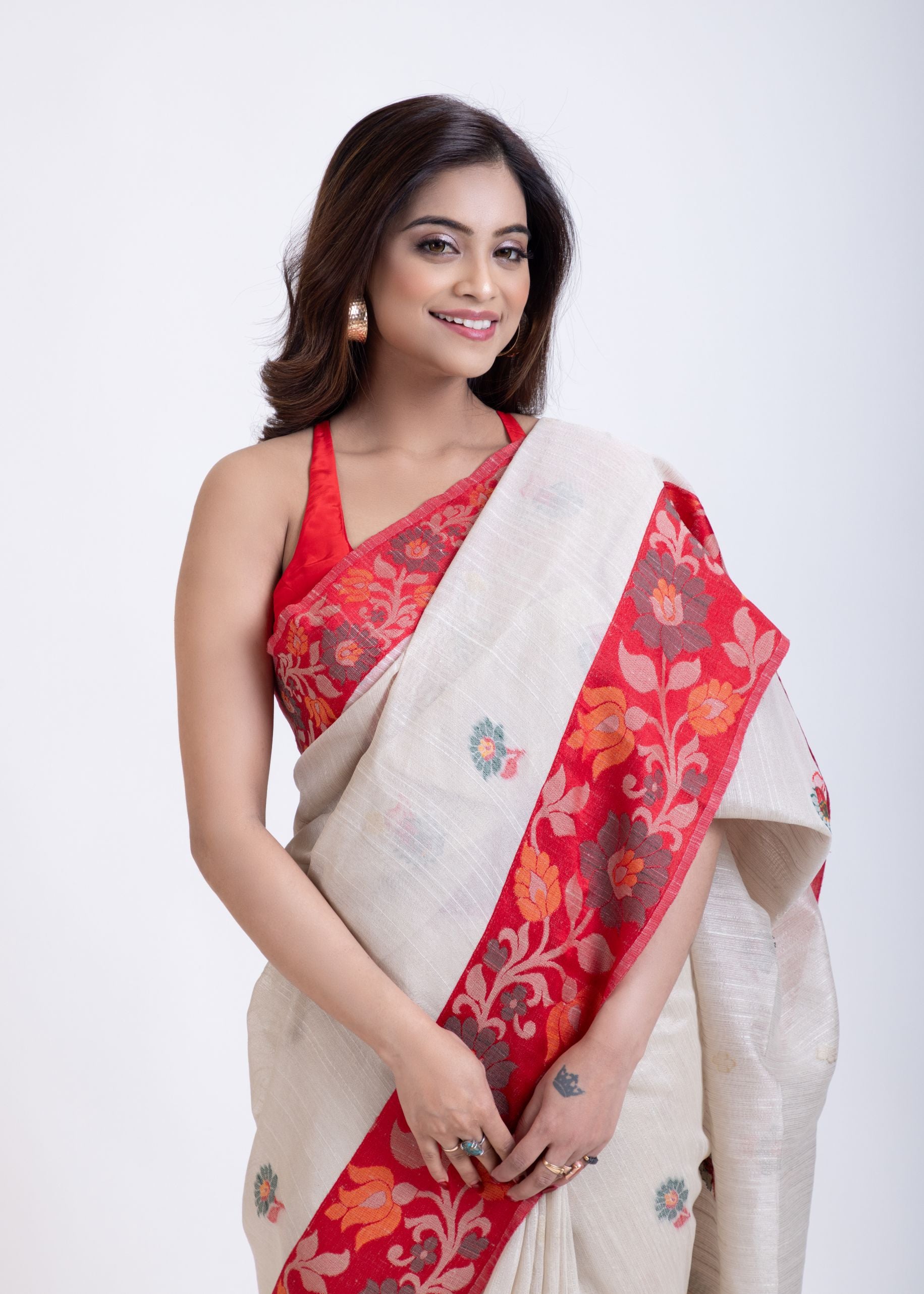 White Jamdani Saree Red Border Close Up
