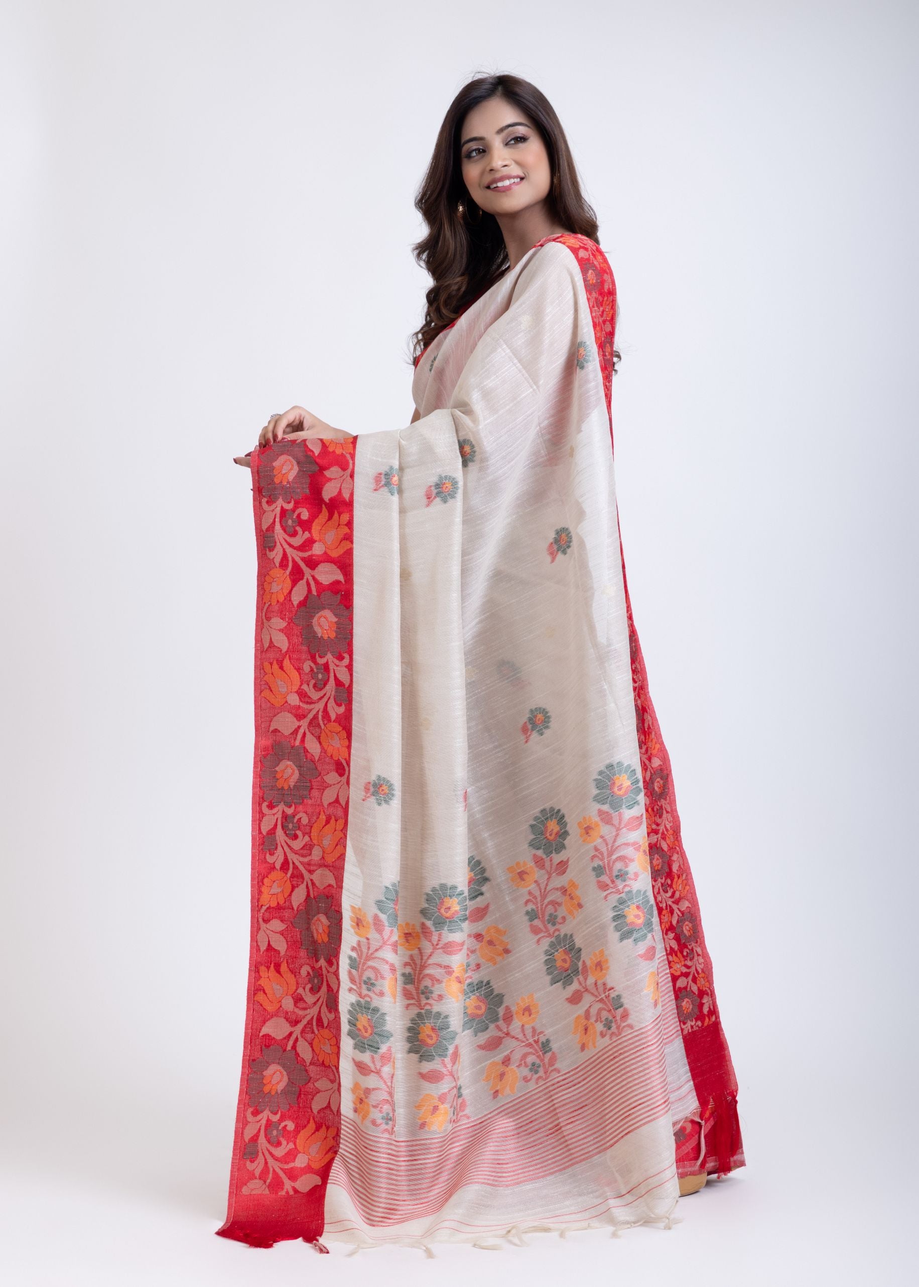 White Jamdani Saree Red Border Back
