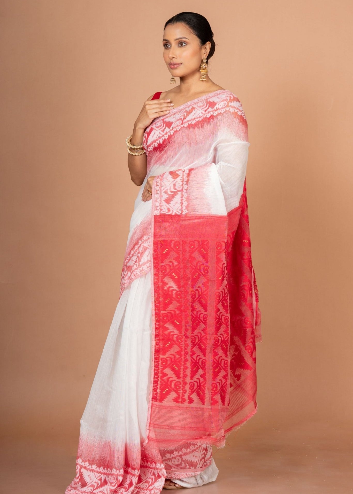 White and Red Cotton Handloom Jamdani Saree - Anvi Couture