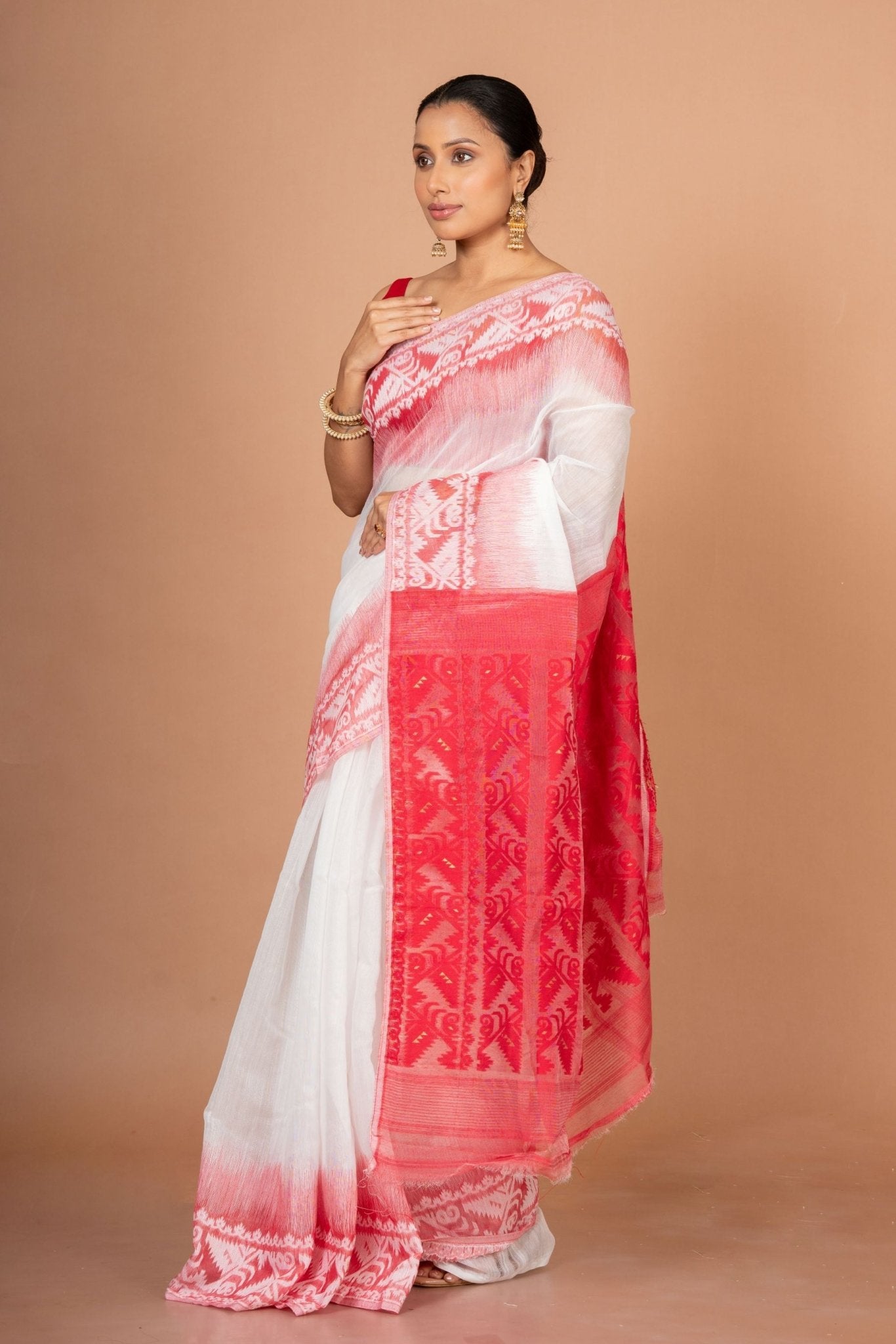 White and Red Cotton Handloom Jamdani Saree - Anvi Couture