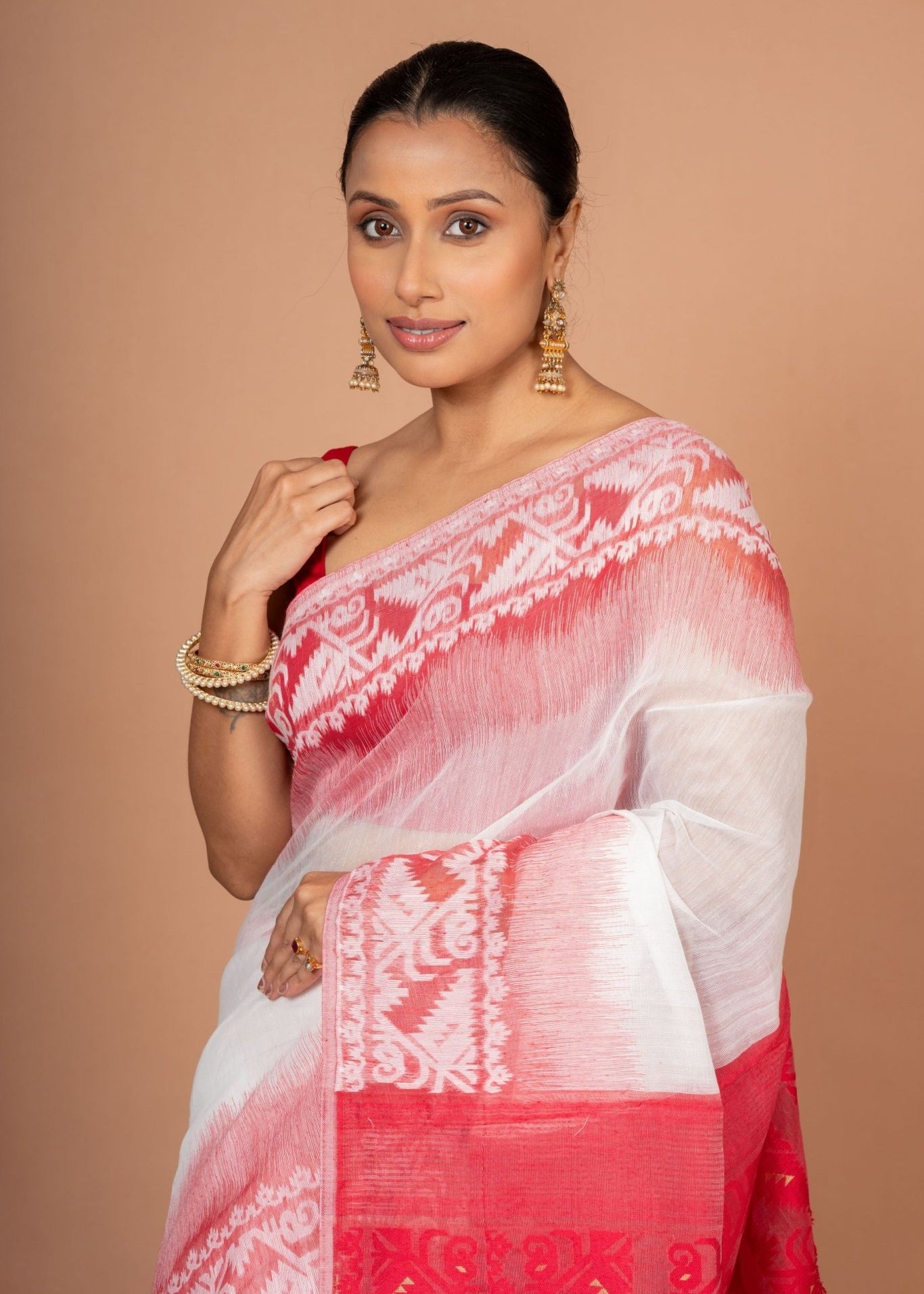 White and Red Cotton Handloom Jamdani Saree - Anvi Couture