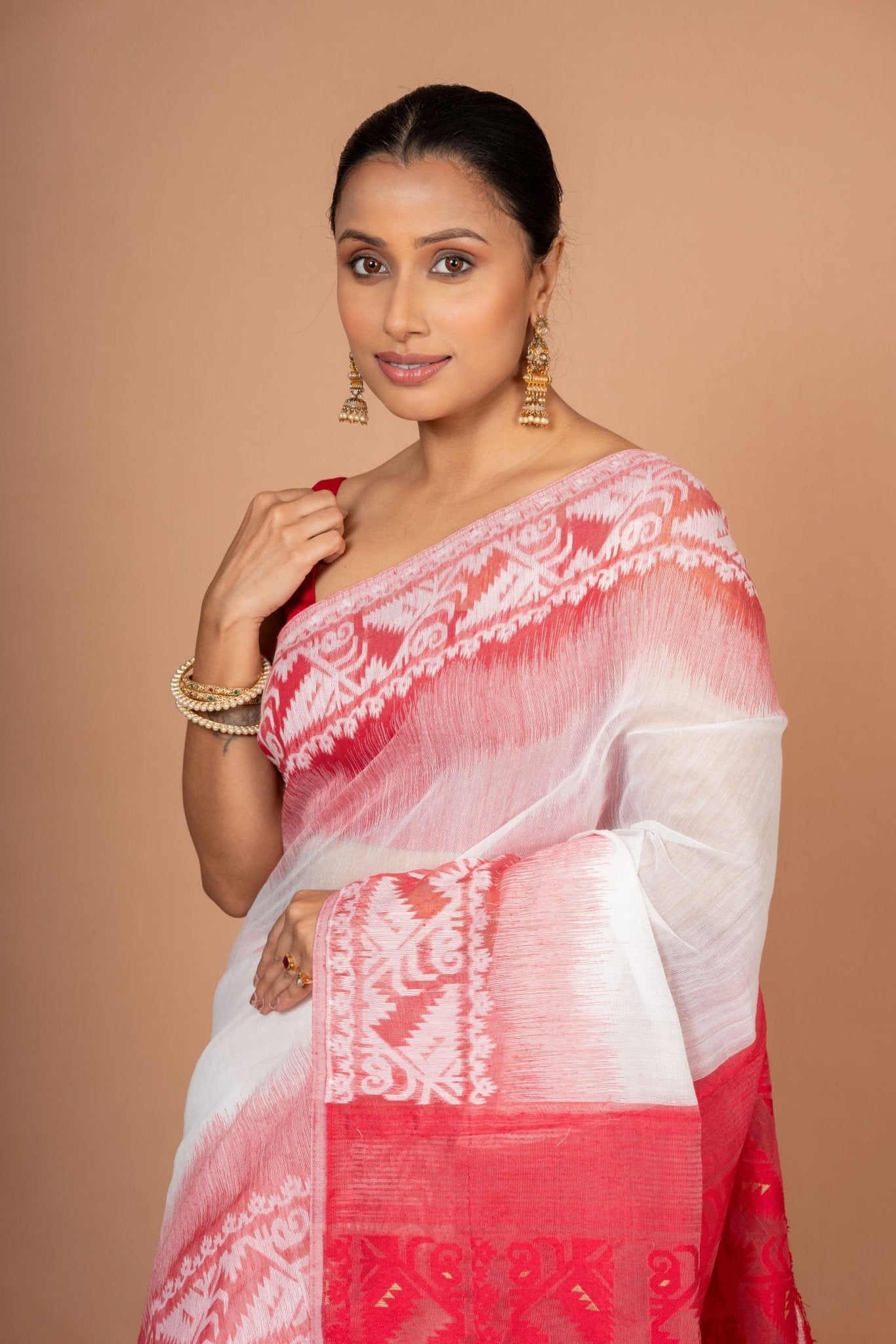 White and Red Cotton Handloom Jamdani Saree - Anvi Couture