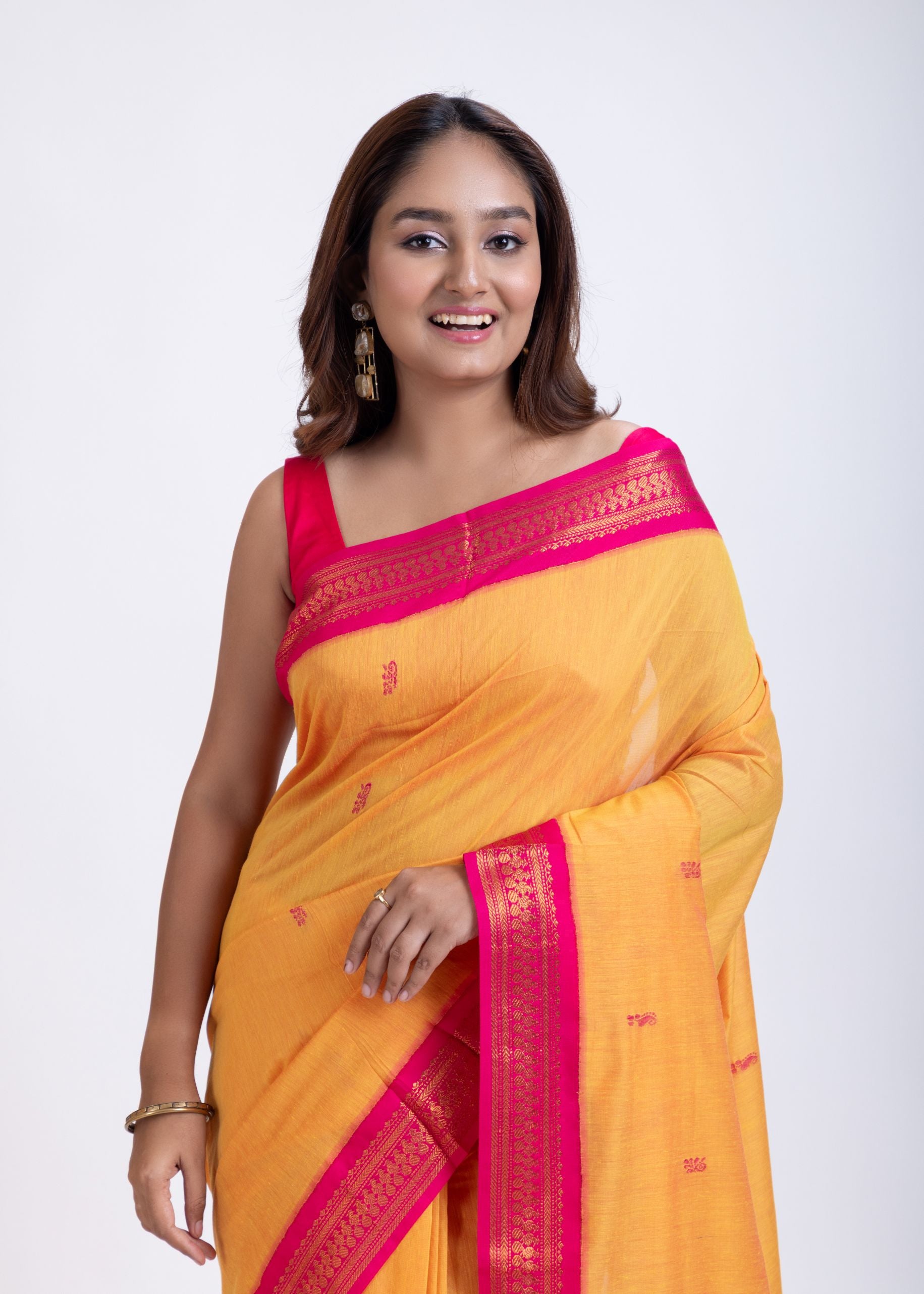 Yellow Gadwal Saree With Pink Border Close Up

