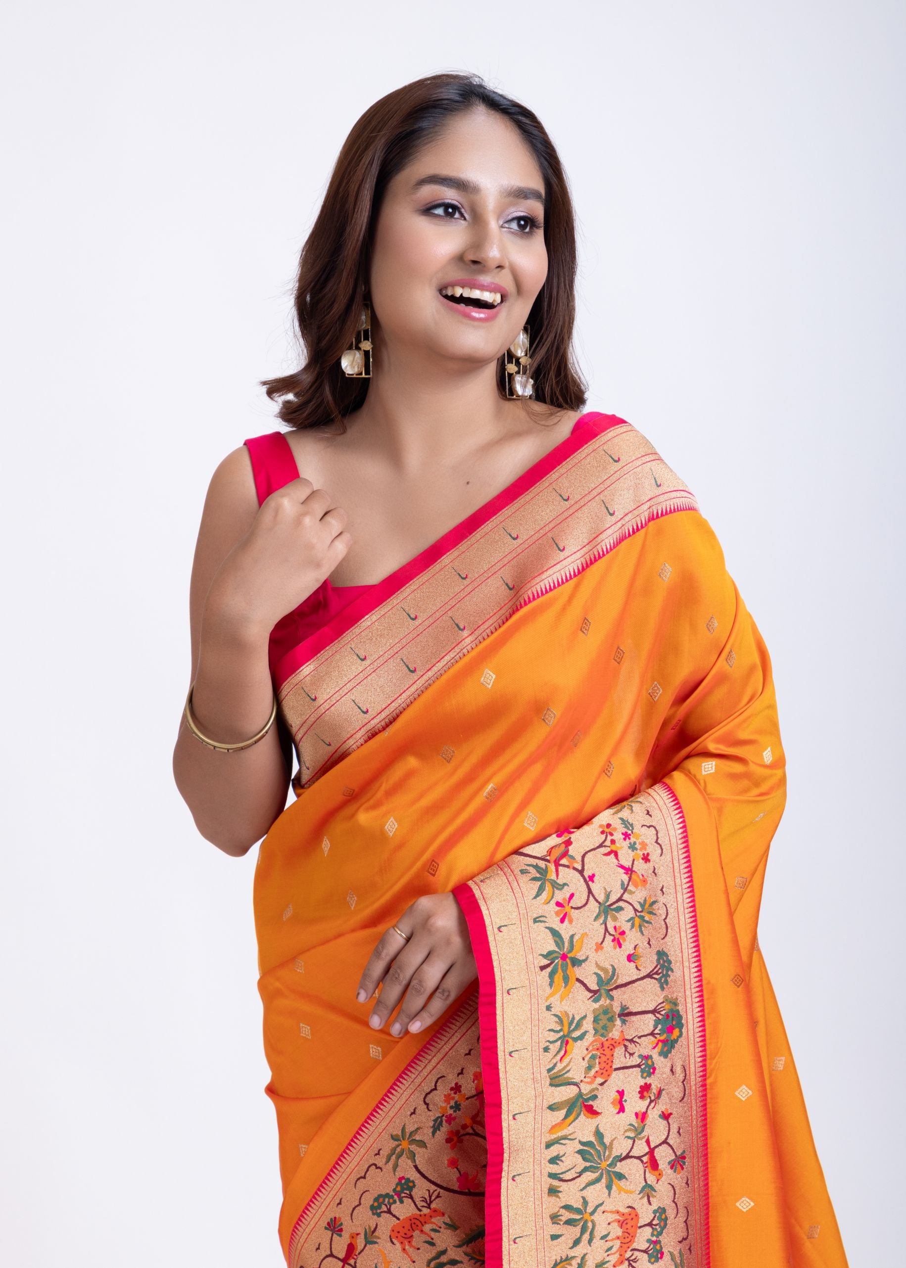  Yellow Paithani Silk Saree With Pink Floral Border and Pallu  Close Up
