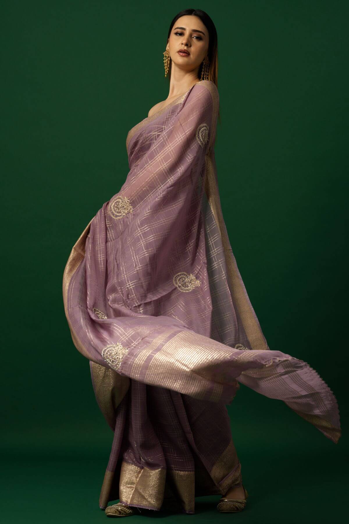 Women’s Lavender Organza Saree with Intricate Gold Handcrafted Border Design